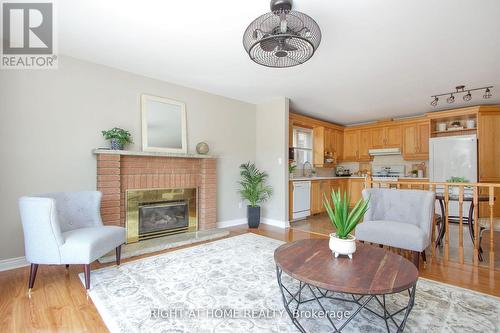 24 Inglewood Place N, Whitby (Blue Grass Meadows), ON - Indoor Photo Showing Living Room With Fireplace