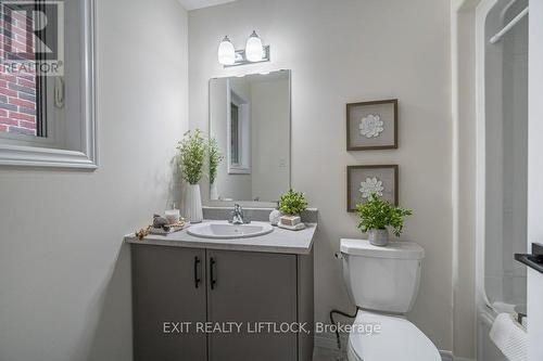 50 York Drive, Peterborough (Northcrest), ON - Indoor Photo Showing Bathroom