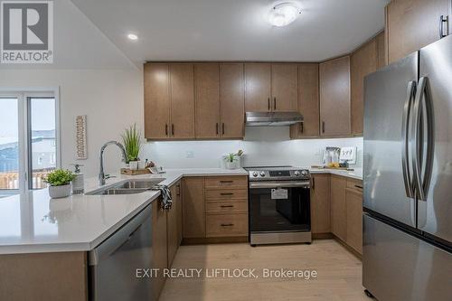 50 York Drive, Peterborough (Northcrest), ON - Indoor Photo Showing Kitchen With Double Sink With Upgraded Kitchen