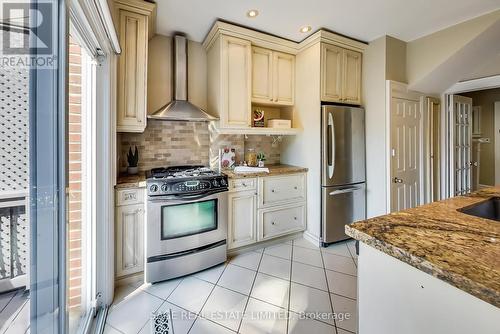 132 Rosewell Avenue, Toronto, ON - Indoor Photo Showing Kitchen