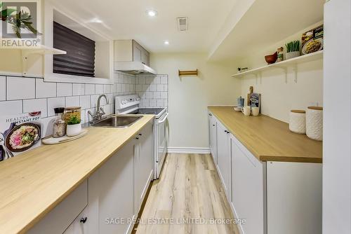 132 Rosewell Avenue, Toronto, ON - Indoor Photo Showing Kitchen