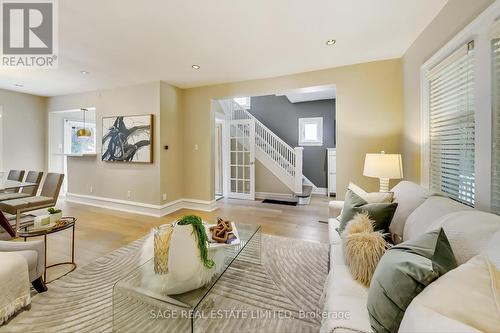 132 Rosewell Avenue, Toronto, ON - Indoor Photo Showing Living Room