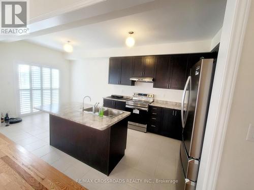 1143 Skyridge Boulevard, Pickering, ON - Indoor Photo Showing Kitchen With Upgraded Kitchen