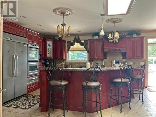 340 Oriole Way, Barriere, BC - Indoor Photo Showing Kitchen