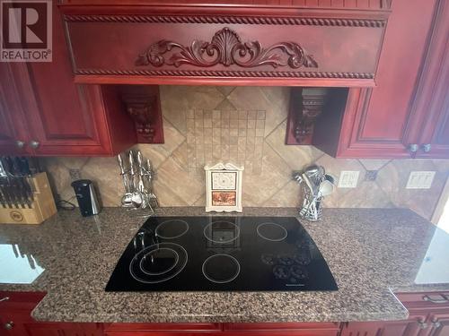 340 Oriole Way, Barriere, BC - Indoor Photo Showing Kitchen