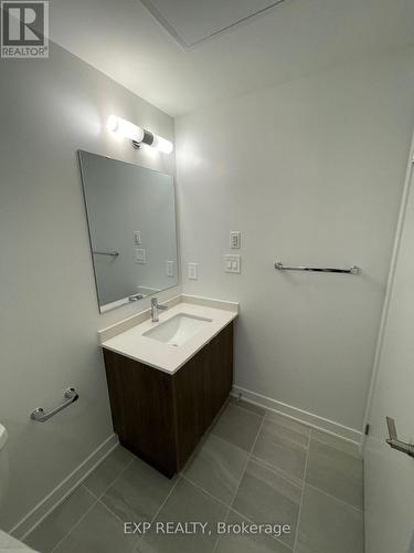 609 - 1440 Clarriage Crt Court, Milton, ON - Indoor Photo Showing Bathroom