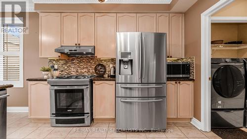 13 Wonder Way, Brampton, ON - Indoor Photo Showing Kitchen