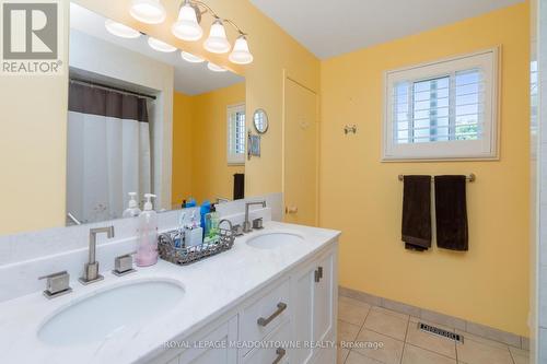 76 John Street, Halton Hills, ON - Indoor Photo Showing Bathroom