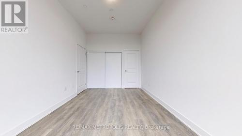 326 - 202 Burnhamthrope Road E, Mississauga, ON - Indoor Photo Showing Other Room