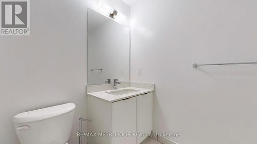 326 - 202 Burnhamthrope Road E, Mississauga, ON - Indoor Photo Showing Bathroom