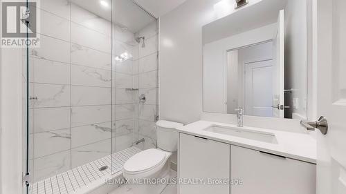 326 - 202 Burnhamthrope Road E, Mississauga, ON - Indoor Photo Showing Bathroom