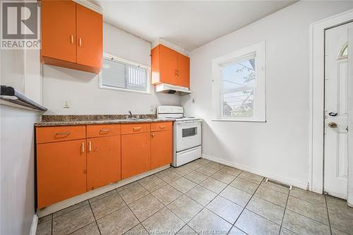 1531 Windsor Avenue Unit# Main, Windsor, ON - Indoor Photo Showing Kitchen