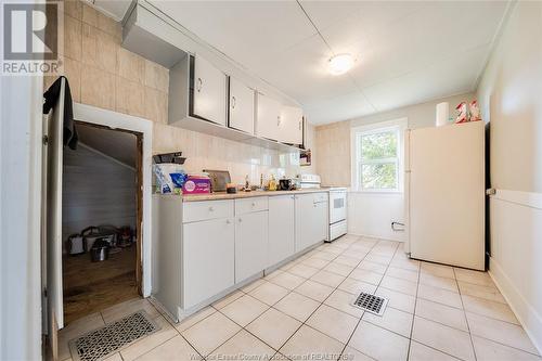 1531 Windsor Avenue Unit# Upper, Windsor, ON - Indoor Photo Showing Laundry Room