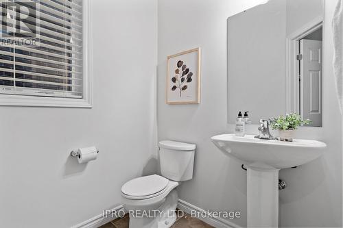 10 Marianne Dorn Trail, Kitchener, ON - Indoor Photo Showing Bathroom