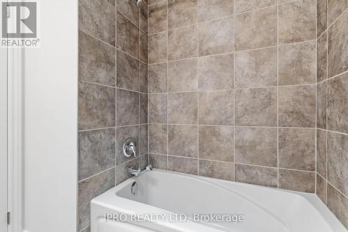 10 Marianne Dorn Trail, Kitchener, ON - Indoor Photo Showing Bathroom