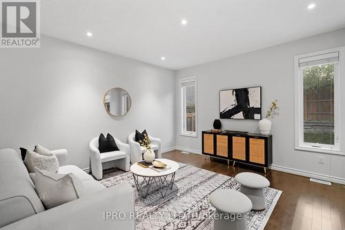 10 Marianne Dorn Trail, Kitchener, ON - Indoor Photo Showing Living Room