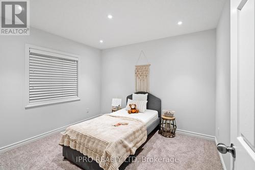 10 Marianne Dorn Trail, Kitchener, ON - Indoor Photo Showing Bedroom