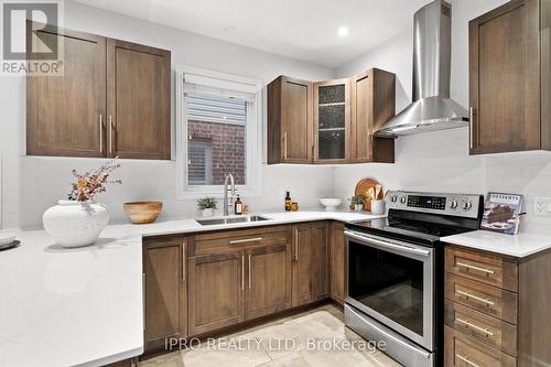 10 Marianne Dorn Trail, Kitchener, ON - Indoor Photo Showing Kitchen