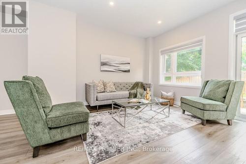 22 - 51 Sparrow Avenue, Cambridge, ON - Indoor Photo Showing Living Room