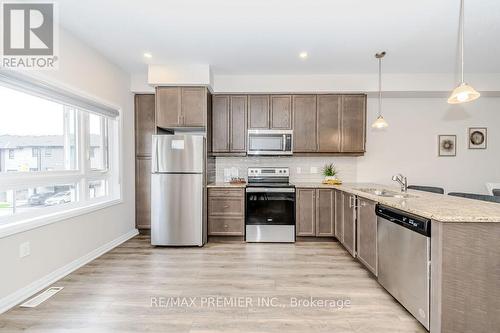 22 - 51 Sparrow Avenue, Cambridge, ON - Indoor Photo Showing Kitchen