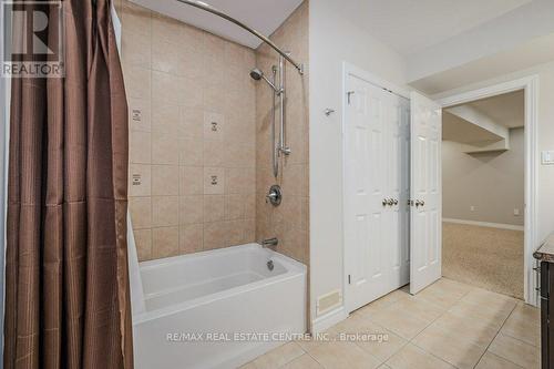 122 Kortright Road E, Guelph, ON - Indoor Photo Showing Bathroom