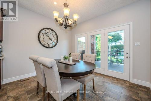 122 Kortright Road E, Guelph, ON - Indoor Photo Showing Dining Room