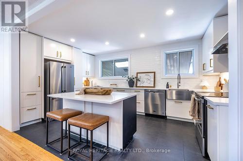 601 Willow Crescent, Cobourg, ON - Indoor Photo Showing Kitchen With Upgraded Kitchen