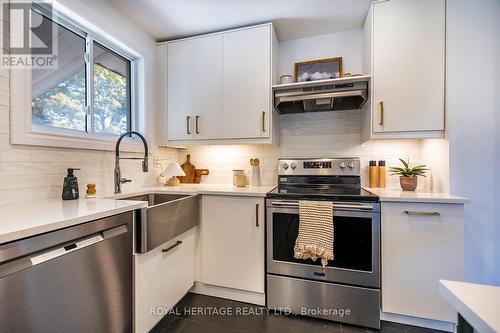 601 Willow Crescent, Cobourg, ON - Indoor Photo Showing Kitchen With Upgraded Kitchen