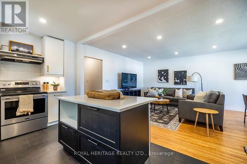 601 Willow Crescent, Cobourg, ON - Indoor Photo Showing Kitchen With Upgraded Kitchen