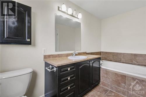 700 Whaley Ridge, Ottawa, ON - Indoor Photo Showing Bathroom