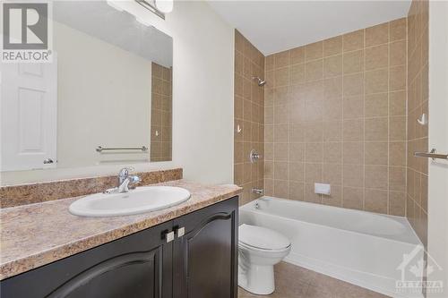 700 Whaley Ridge, Ottawa, ON - Indoor Photo Showing Bathroom