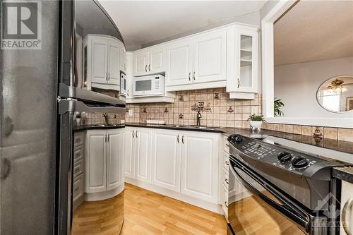 2020 Jasmine Crescent Unit#918, Ottawa, ON - Indoor Photo Showing Kitchen