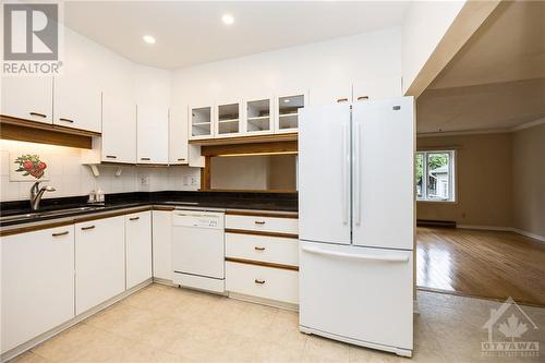 67 Kenilworth Street, Ottawa, ON - Indoor Photo Showing Kitchen