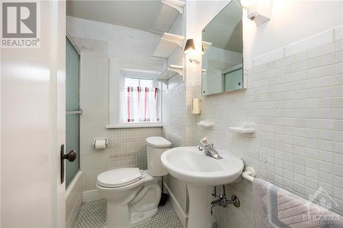 67 Kenilworth Street, Ottawa, ON - Indoor Photo Showing Bathroom