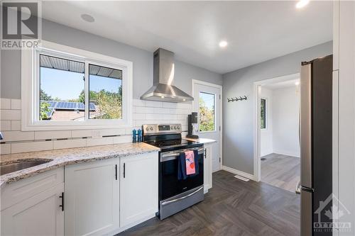 935 Thorndale Drive, Ottawa, ON - Indoor Photo Showing Kitchen