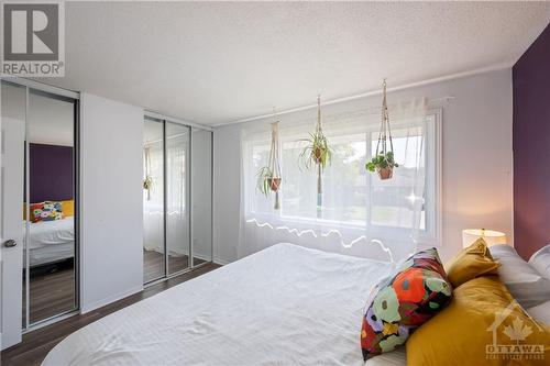 935 Thorndale Drive, Ottawa, ON - Indoor Photo Showing Bedroom