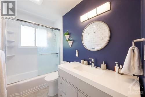 935 Thorndale Drive, Ottawa, ON - Indoor Photo Showing Bathroom