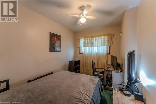 33 Clyde Street, Hamilton, ON - Indoor Photo Showing Bedroom