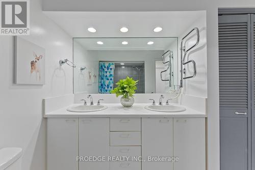 15 Shadberry Drive, Toronto, ON - Indoor Photo Showing Bathroom