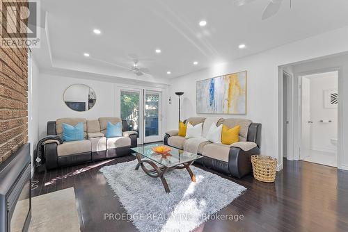 15 Shadberry Drive, Toronto, ON - Indoor Photo Showing Living Room