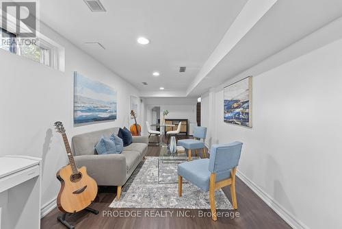 15 Shadberry Drive, Toronto, ON - Indoor Photo Showing Living Room