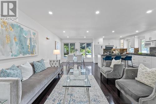 15 Shadberry Drive, Toronto, ON - Indoor Photo Showing Living Room