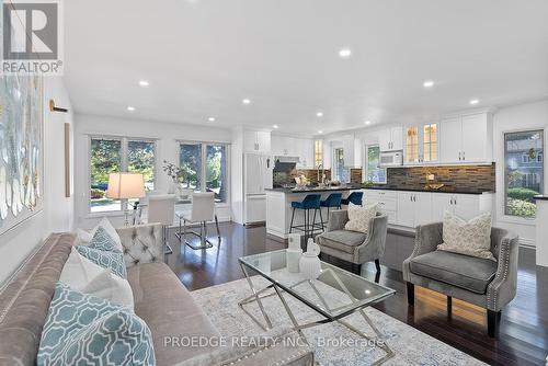 15 Shadberry Drive, Toronto, ON - Indoor Photo Showing Living Room