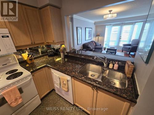 404 - 800 Spadina Road, Toronto, ON - Indoor Photo Showing Kitchen With Double Sink