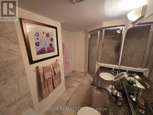 404 - 800 Spadina Road, Toronto, ON - Indoor Photo Showing Bathroom