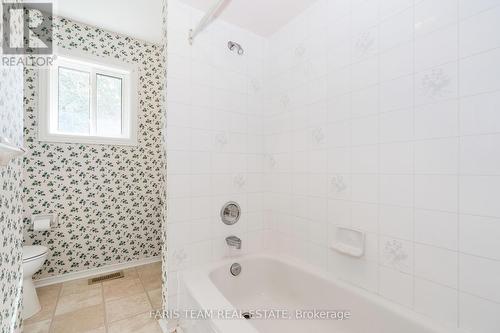 5 Valentini Avenue, East Gwillimbury, ON - Indoor Photo Showing Bathroom