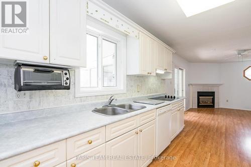 5 Valentini Avenue, East Gwillimbury, ON - Indoor Photo Showing Kitchen With Double Sink