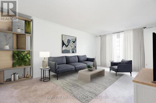 5 Valentini Avenue, East Gwillimbury, ON - Indoor Photo Showing Living Room