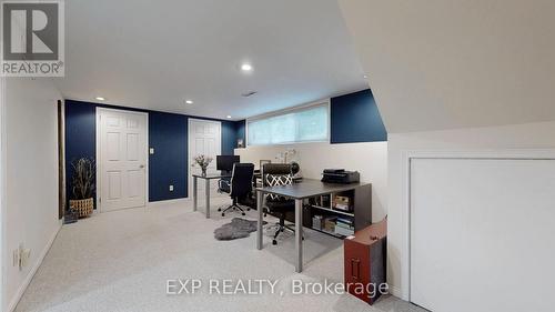 8 Amberglen Court, East Gwillimbury, ON - Indoor Photo Showing Other Room