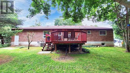 8 Amberglen Court, East Gwillimbury, ON - Outdoor With Deck Patio Veranda